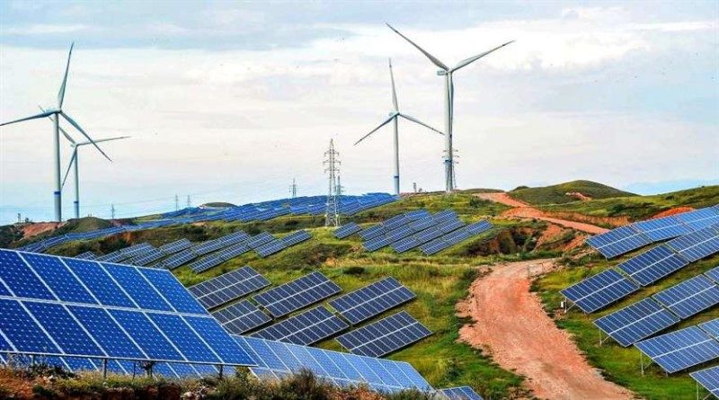 Panamá llama a impulsar transición a energía solar y eólica