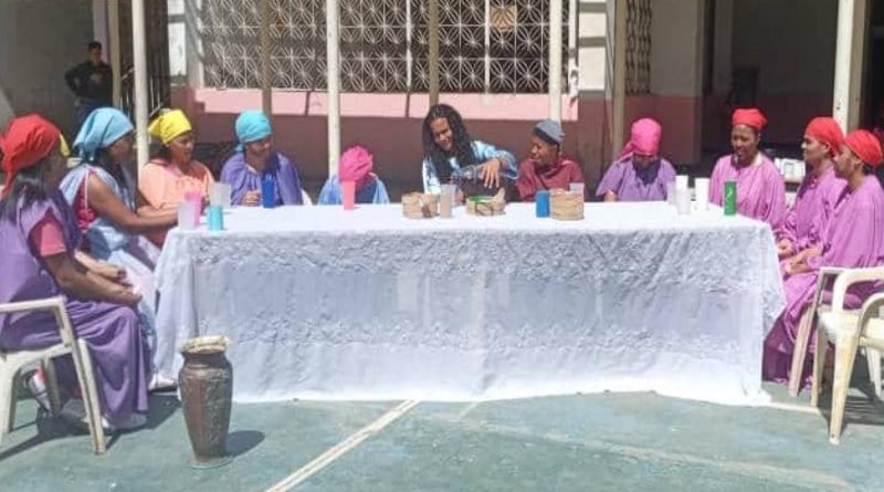 Privados de libertad se suman a la representación del Vía Crucis