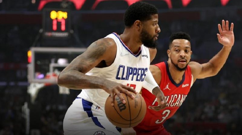 Cuatro equipos luchan por los últimos boletos para playoffs de la NBA