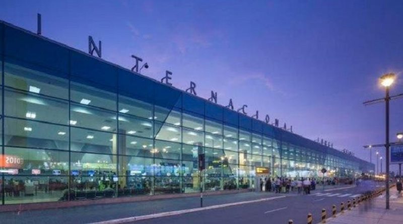 Huelga de controladores aéreos paraliza viajes en Perú