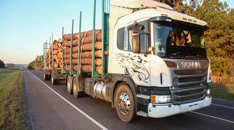 Transportistas de Uruguay en conflicto por aumentos en combustibles