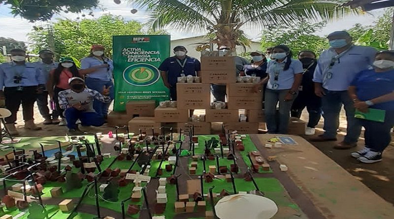 Corpoelec entrega más de mil bombillos LED en la comunidad Monte Sión en Apure