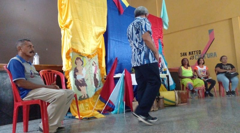 Capitanes de cofradías de San Juan Bautista dictaron taller a docentes de San Mateo