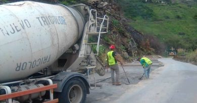 Avanzan labores de pavimentación y rehabilitación en falla de borde de El Jarillo