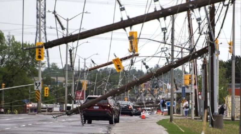 Tormenta en Canadá causa 8 muertos y deja sin electricidad a un millón de familias