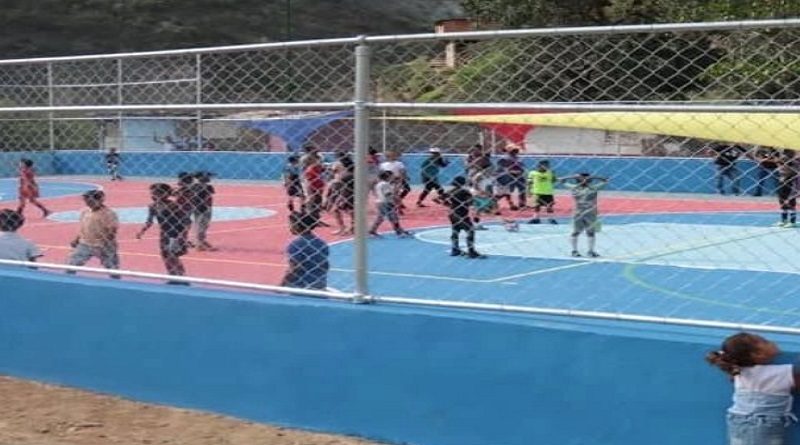 Gobierno Bolivariano pone en marcha recuperación de espacios deportivos en Catia La Mar﻿