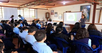 Programa "El IVIC va a tu escuela" llegó al Colegio Jesús Adolescente de Miranda
