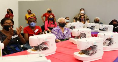 Entregan máquinas de coser a 35 madres emprendedoras de Caracas
