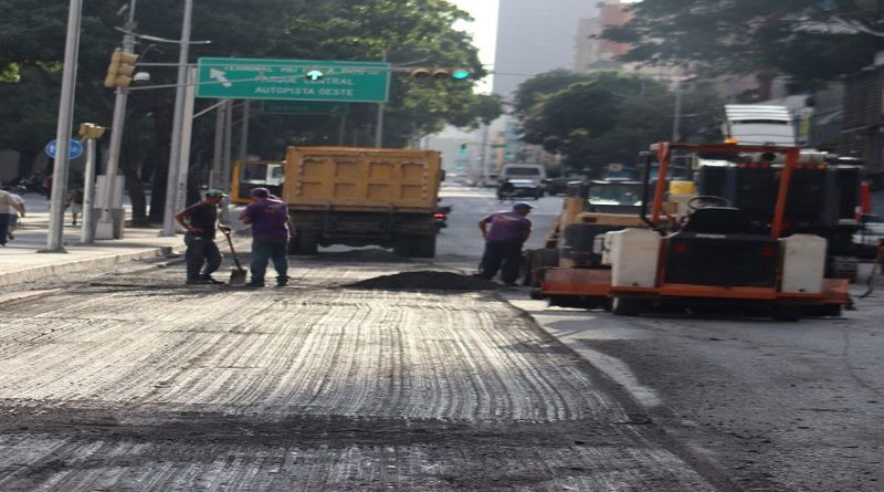 Reparan avería en tubería ubicado en la avenida México en Caracas