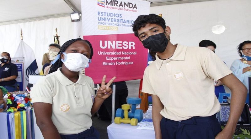 Gran Feria de Universidades orienta los procesos de inscripción a estudiantes de educación media