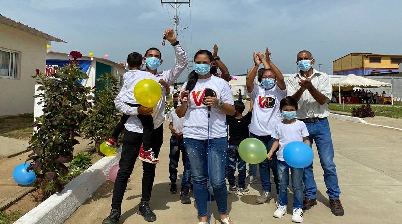 Poder Popular construye y entrega viviendas de la GMVV en Barinas