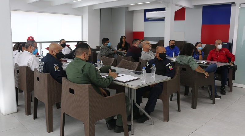 INTT instala mesa de trabajo con operadores de transporte de carga