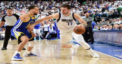 Mavericks vencen a los Warriors y ponen la serie 1-3