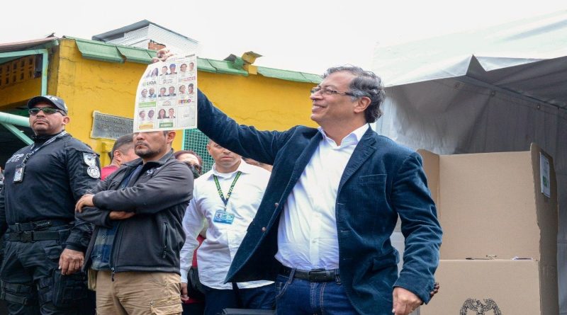 Gustavo Petro a segunda vuelta por presidencia de Colombia