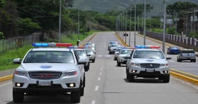 Poliguárico recibe más de 10 vehículos para reforzar sistema de seguridad regional
