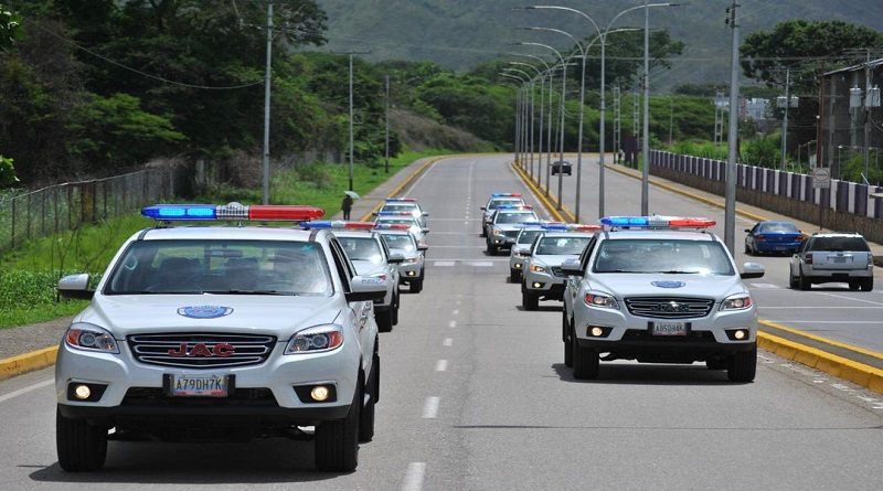 Poliguárico recibe más de 10 vehículos para reforzar sistema de seguridad regional