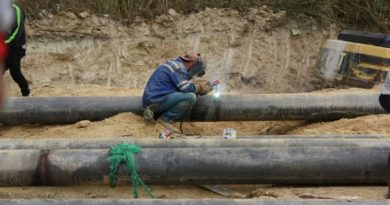 Fue reparado un ducto de agua potable por las cuadrillas de mantenimiento y soldadura del Acueducto Valles del Tuy de Hidrocapital, en el sector La Peñita del municipio Independencia, como parte de las acciones que vienen desempeñando la Gobernación de Miranda para solventar la distribución del vital líquido.