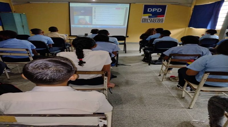 Foro “Acoso Escolar y Planificación Familiar” crea herramientas para el combate de este flagelo en los jóvenes del país