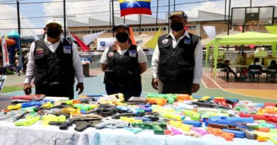 “Un arma ni de juego” | Venezuela destruye juguetes bélicos para promover el desarme y la sana convivencia