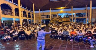 Entregan más de 190 certificados a emprendedores de Cúa