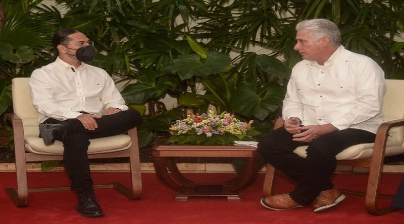 Ministro Freddy Ñáñez imparte clase magistral sobre comunicación en Cuba