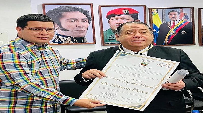 Condecoran con "Gran Cordón Orden Cabildo de Valencia" a diputado Hermann Escarrá