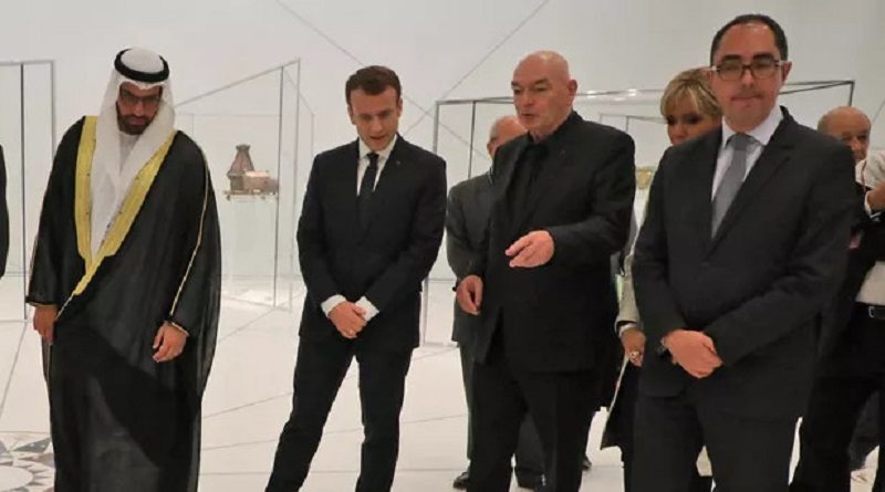Justicia francesa investiga a exdirector del Museo del Louvre por tráfico de antigüedades