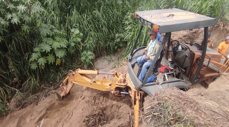 Realizan labores de saneamiento a 104 metros lineales del río Turmero en Aragua