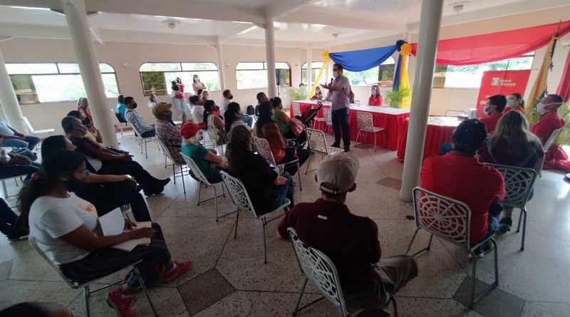 Certifican a 150 emprendedores en manipulación de alimentos en Guarenas