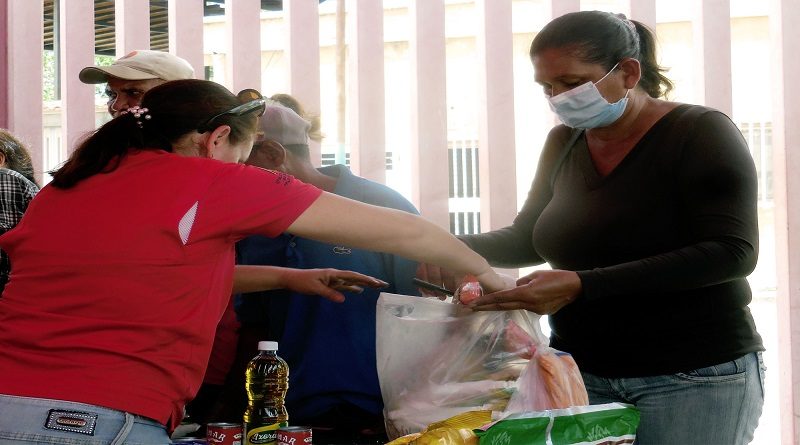 Distribuyen 2,31 toneladas de alimentos en Valle de la Pascua