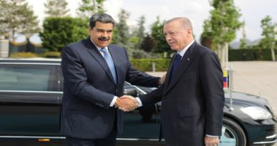 Recep Tayyip Erdoğan recibe con honores al Presidente Maduro en Complejo Presidencial de Ankara