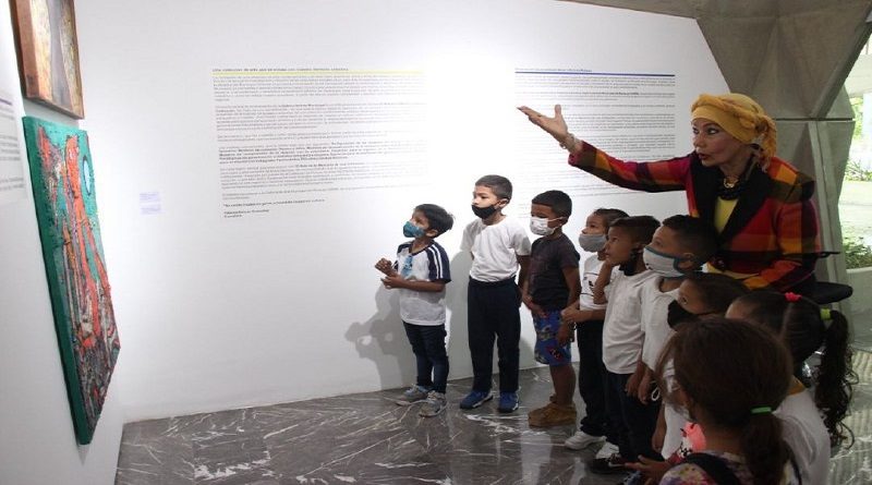 Realizan visita guiada por la Galería de Arte Municipal de Maracay