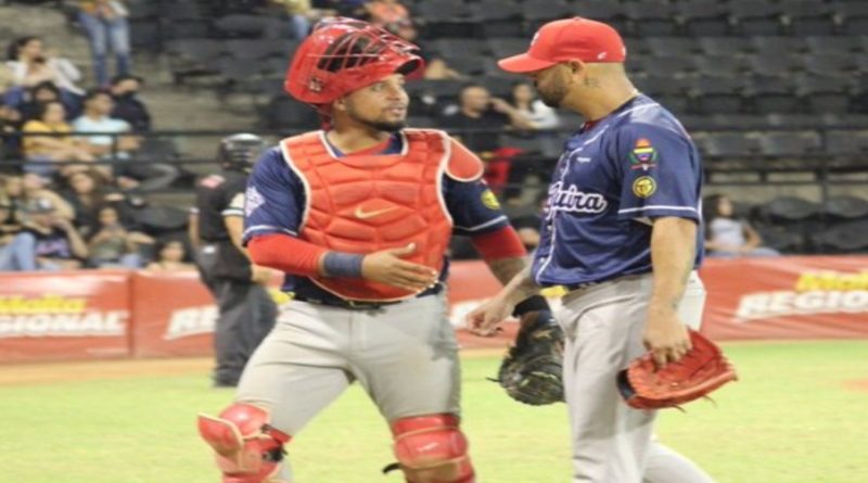 Pérez y Moscoso guiaron a Centauros en nueva victoria