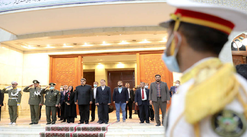 Jefe de Estado visita Mausoleo del Ayatolá Jomeini en Irán