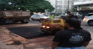 Aplican dos toneladas de asfalto en avenida Universitaria de Caracas