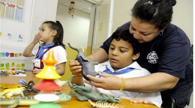 Escuela de Cuba promueve desarrollo de niños con autismo