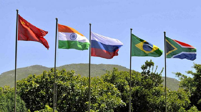 Presidente Xi Jinping pide a BRICS solidaridad y apertura para paz y desarrollo