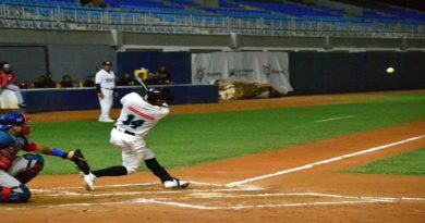 Delfines dejó en el terreno a Senadores de Caracas