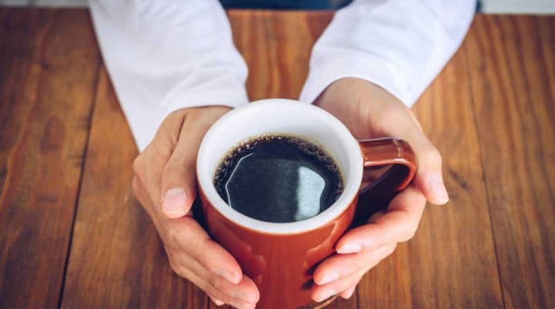 Café con o sin azúcar, ¿cuál tiene un menor riesgo para la salud?