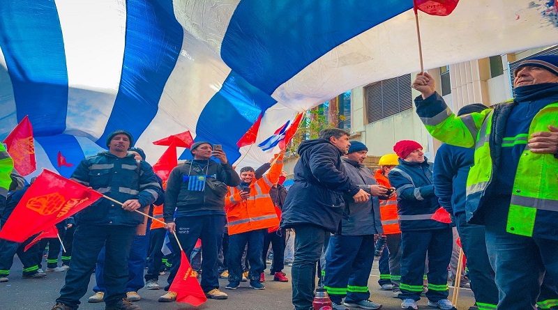 Constructores uruguayos protestan con un paro general