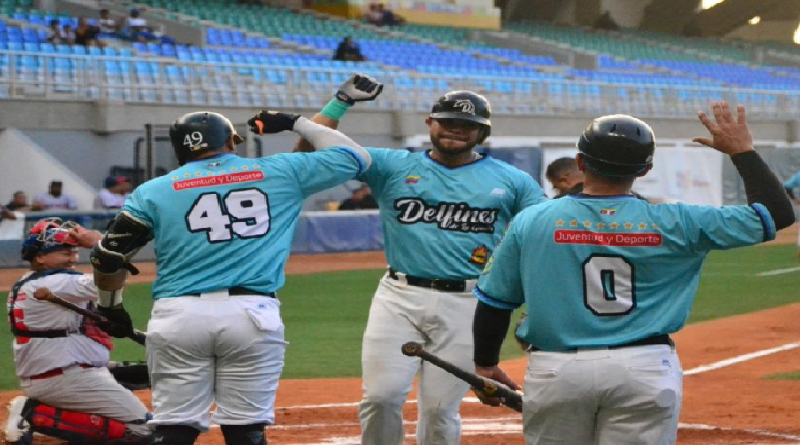 Josmil Pinto selló la victoria de Delfines