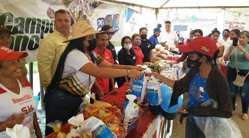 Distribuyen 14 toneladas de combos proteicos en el municipio Caroní del estado Bolívar