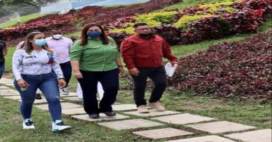 Embellecen espacios de Plaza Venezuela y Paseo la Resistencia