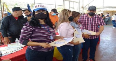 Entregan 543 títulos de propiedad de tierras urbanas a nivel nacional