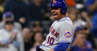 Eduardo Escobar es el primero en lograr la escalera en el Petco Park