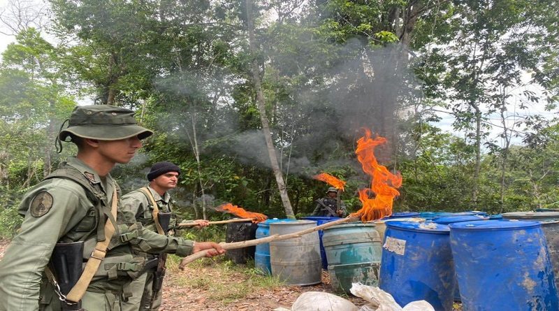 Detienen sujeto asociado a TANCOL con 26 panelas de diversas drogas