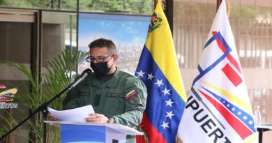 Inicia conferencia Aspectos legales y doctrinarios del cuerpo de combatiente