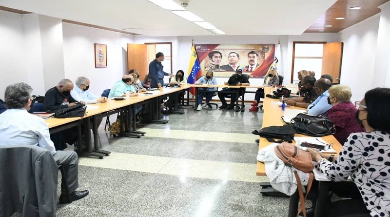 Establecen mapa de soluciones para beneficio de trabajadores del sector educativo
