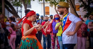 Influencers y operadores turísticos de Irán disfrutan jornada cultural en Caracas