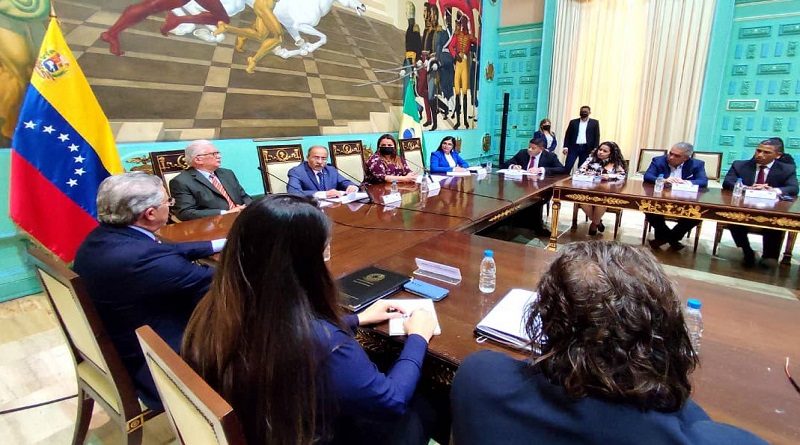AN saluda presencia de senadores brasileños para restablecimiento de relaciones    